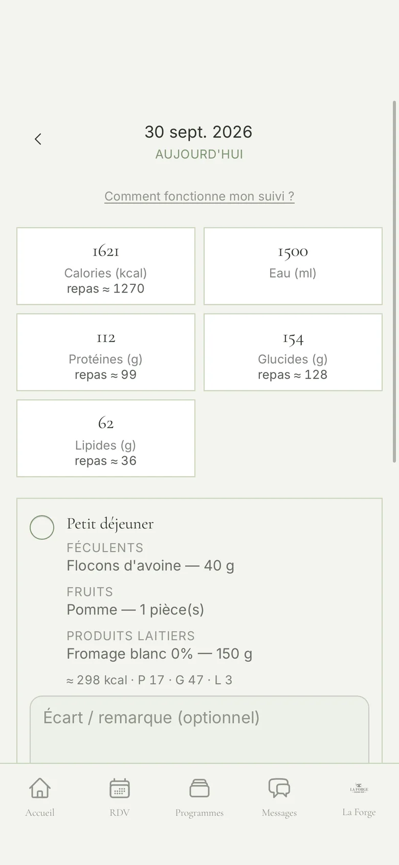 Plan du jour dans l'app La Forge : calories, eau, protéines, glucides, lipides et petit-déjeuner détaillé